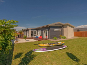 Modern Beach Pad - Whitianga Holiday Home